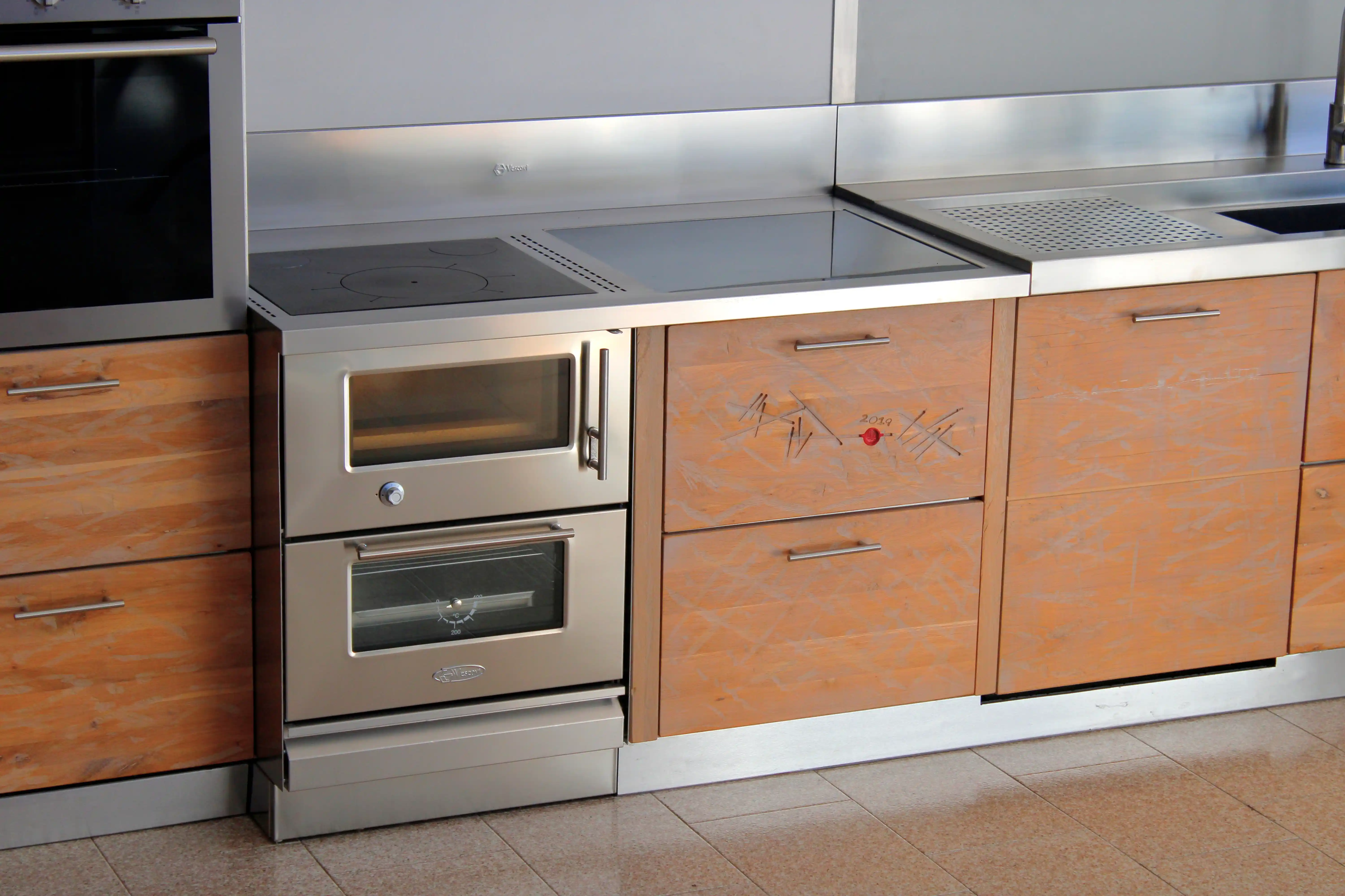 Cucina completa Design Moderno - Dettaglio cucina a legna