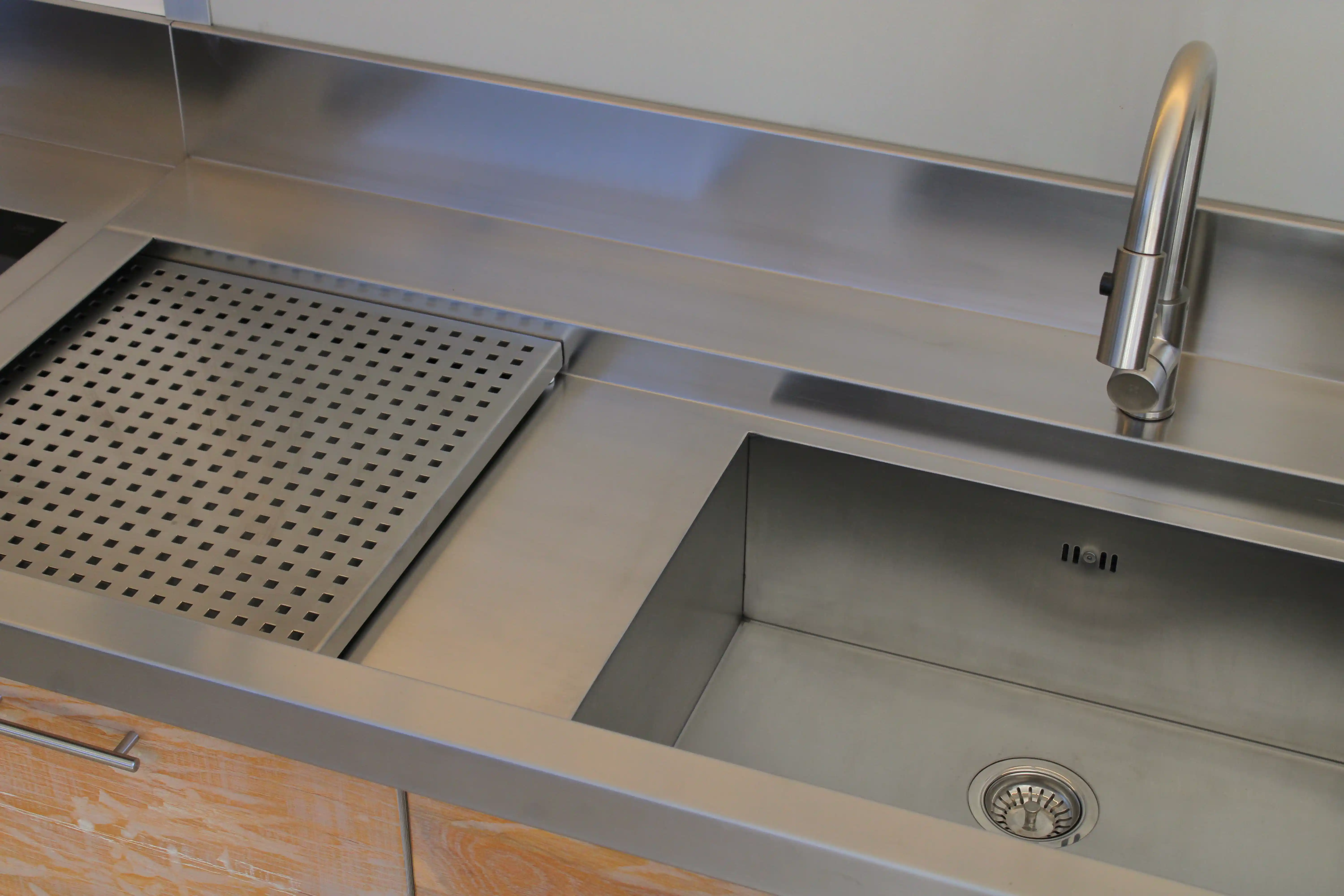 Cucina completa Design Moderno - Dettaglio acciaio inox