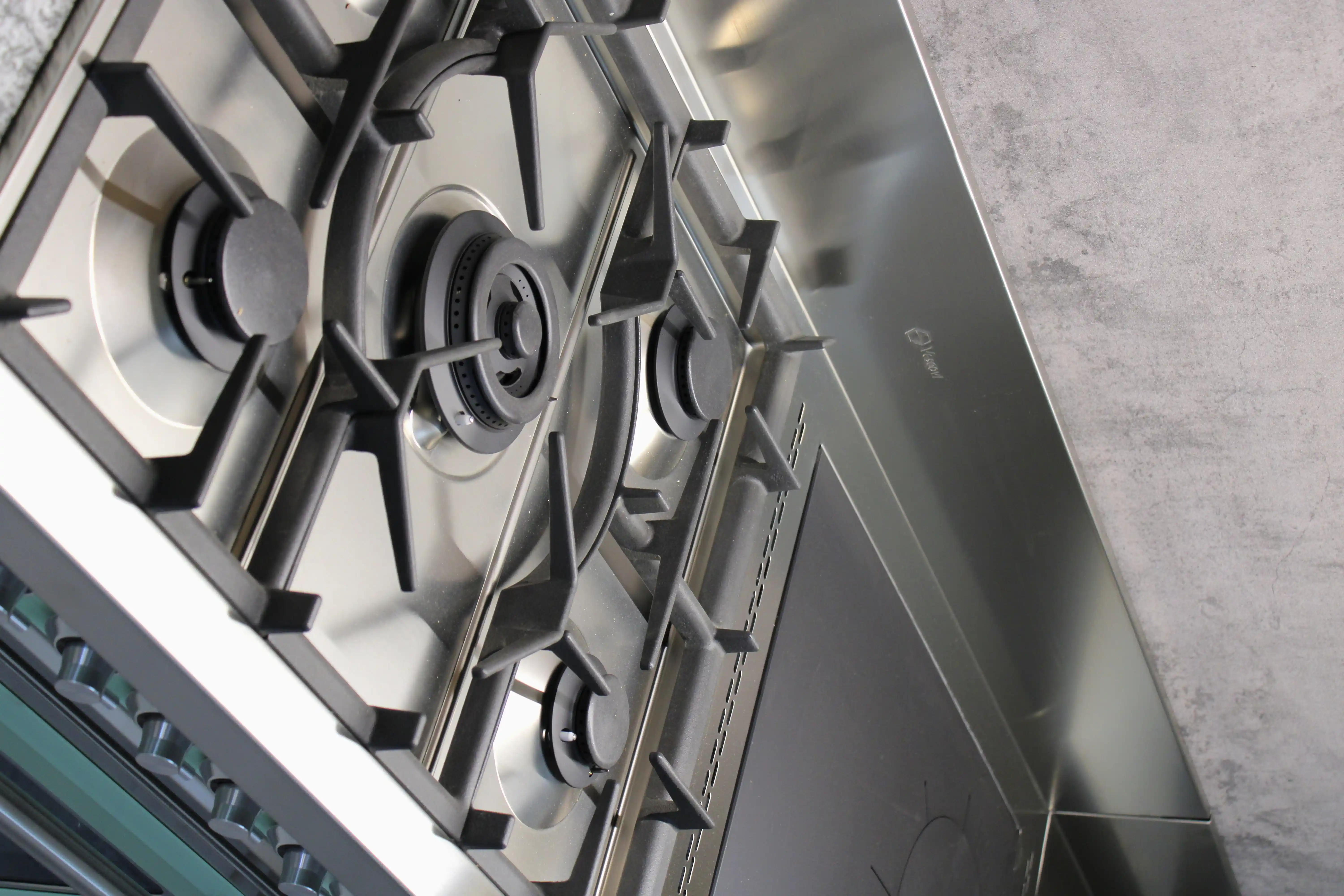 Cucina completa Serie Cedro - Dettaglio piano cottura