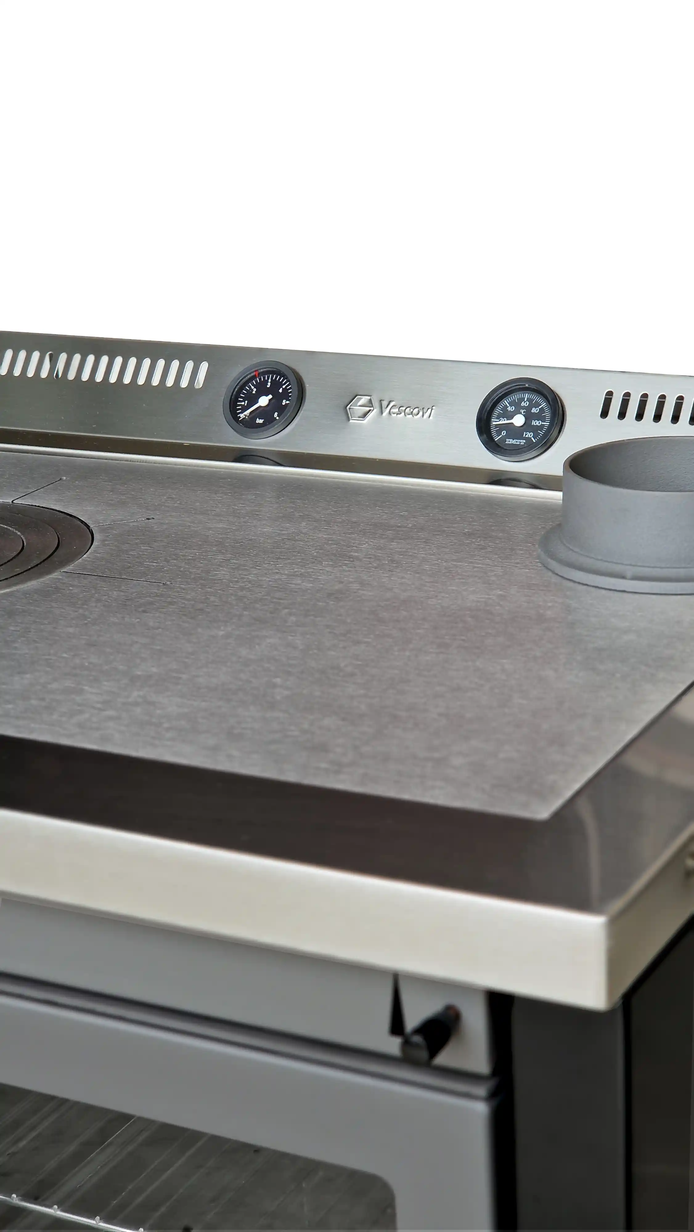 Dettaglio piastra di cottura radiante termocucina a legna Dama FC